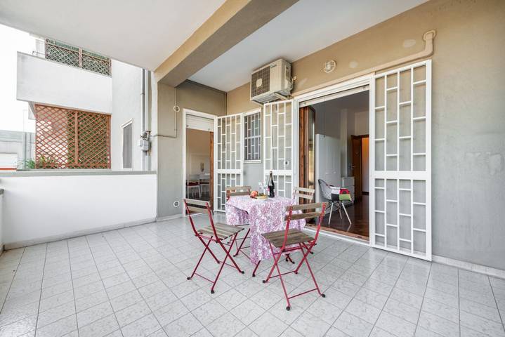 Ganze Wohnung, Ferienwohnung für 6 Personen mit Balkon/Terrasse in Bari, Bari Provinz