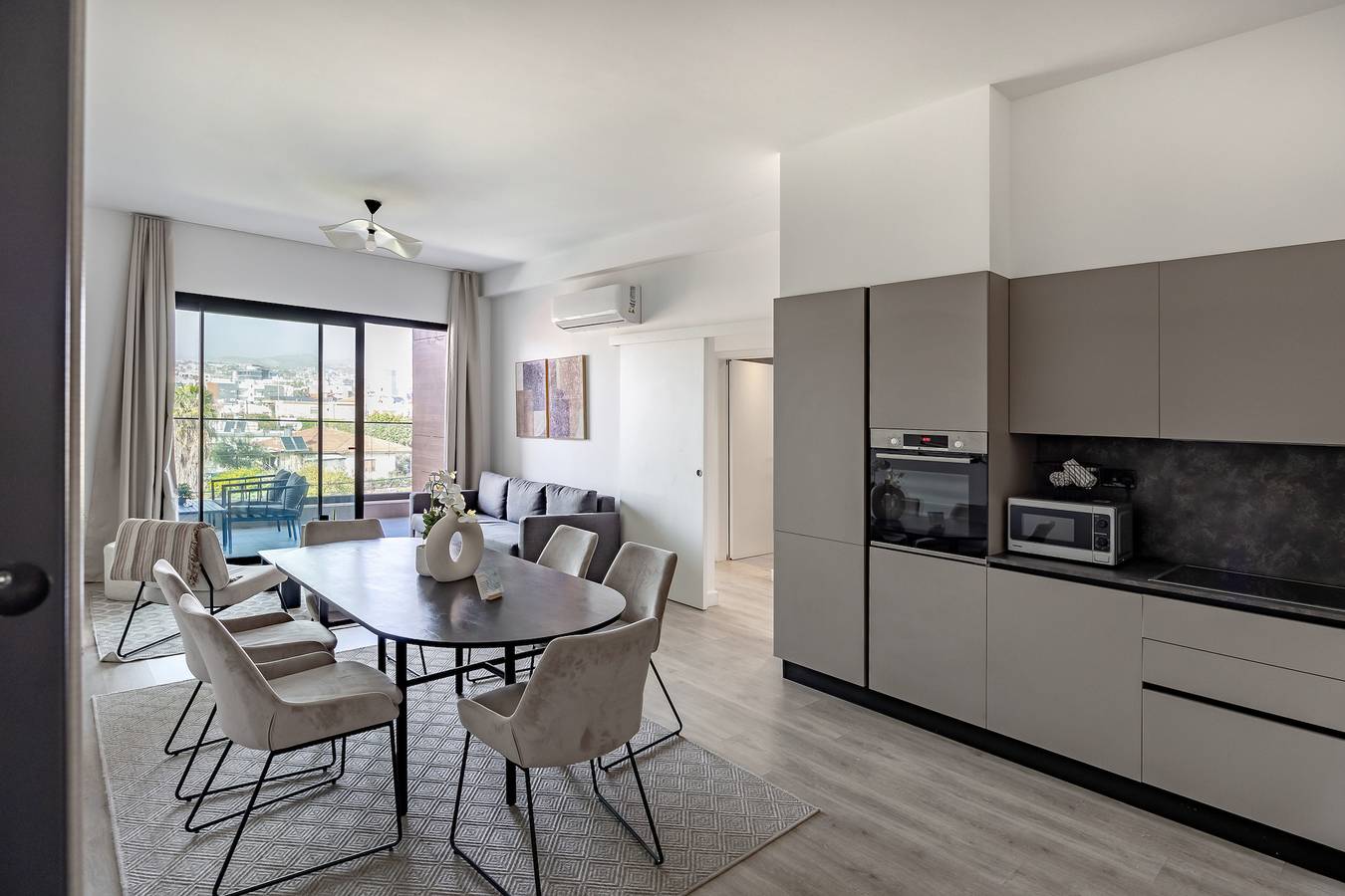 Apartamento entero, 101 Sfiggos - Balcón con vista a la ciudad y piscina comunitaria en la azotea in Limasol, Chipre Sur