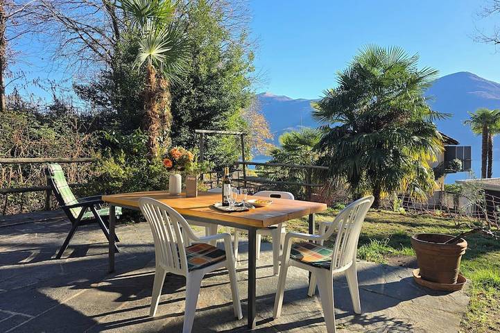 Ferienhaus für 4 Personen, mit Garten und Balkon, mit Haustier in Brissago