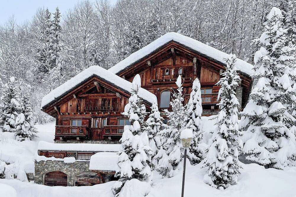 Halet Druchka Magnificent At Meribel At The Hedge Of The Forest No Overlooked in Meribel Village, Courchevel
