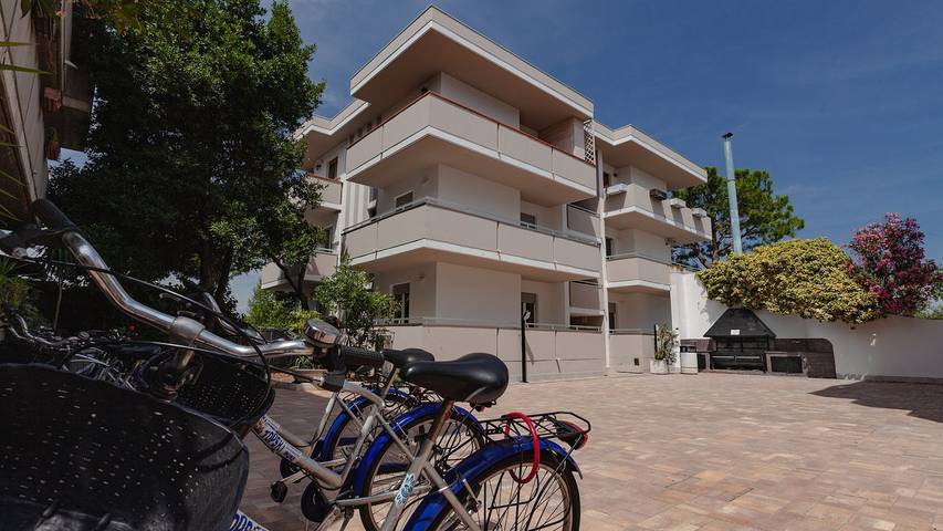 Appartement de vacances pour 5 personnes, avec jacuzzi ainsi que piscine et jardin - 1