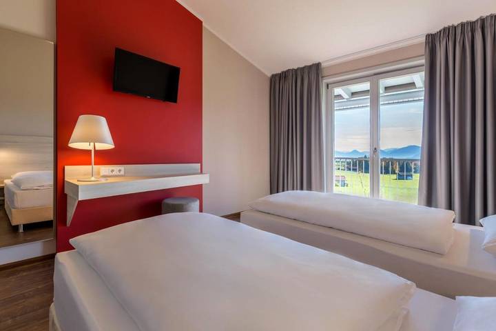 Hôtel pour 2 personnes, avec terrasse et vue, animaux acceptés à Irschenberg - 4