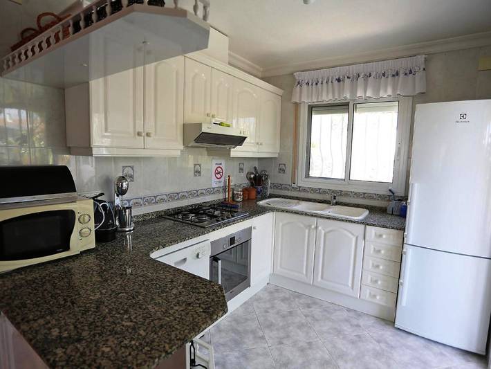 Casa rural para 6 personas, con piscina además de jardín y terraza en La Ampolla - 4