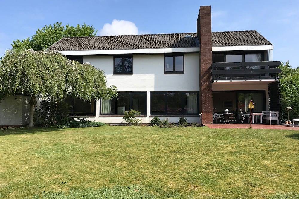 Charmantes 70er Jahre Haus mit großem Garten in Heide, Heide und Umgebung