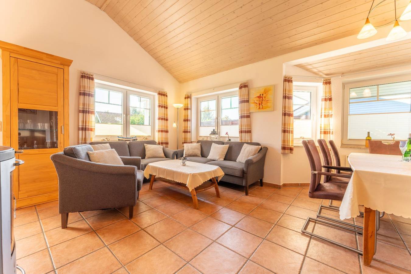 6 Personen Familienferienhaus mit Sauna, Whirlpool zwei Toiletten und Kaminofen in Otterndorf in Otterndorf, Cuxland