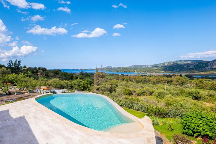 Location de vacances pour 6 personnes, avec vue ainsi que terrasse et balcon/terrasse à Cannigione - 4