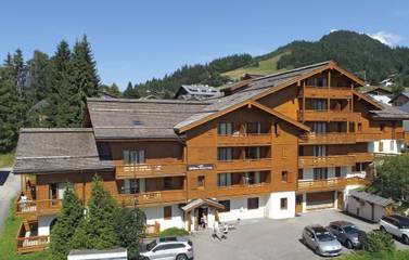 Gîte pour 6 personnes, avec piscine ainsi que sauna et balcon, adapté aux familles dans Office de Tourisme de Praz sur Arly