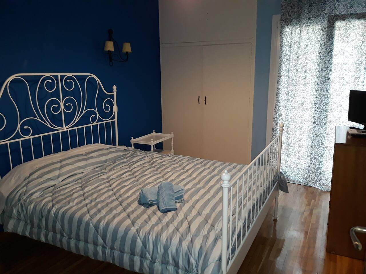 Geheel vakantieappartement, 2 Bed Flat - Sleeps 4 - Pets - Wifi in Ladadika, Thessaloniki en omgeving