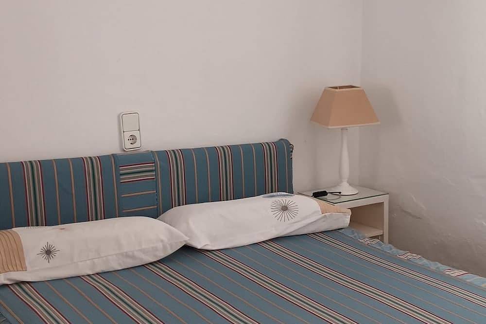 Charming, traditional  fishermans cottage in Es Grao village and Nature Reserve. in Es Grau, Maó