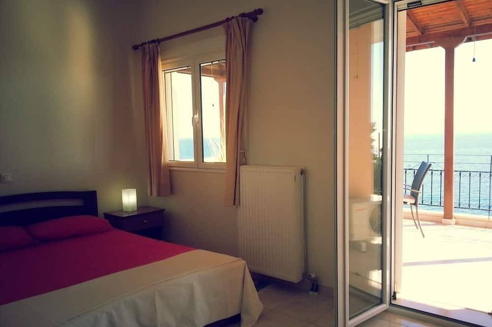 Ganze Wohnung, Sunrise 3 Apartment - Beautifully Located Air Conditioned 1 Bedroom Above Beach in Xiropigado, Kynouria