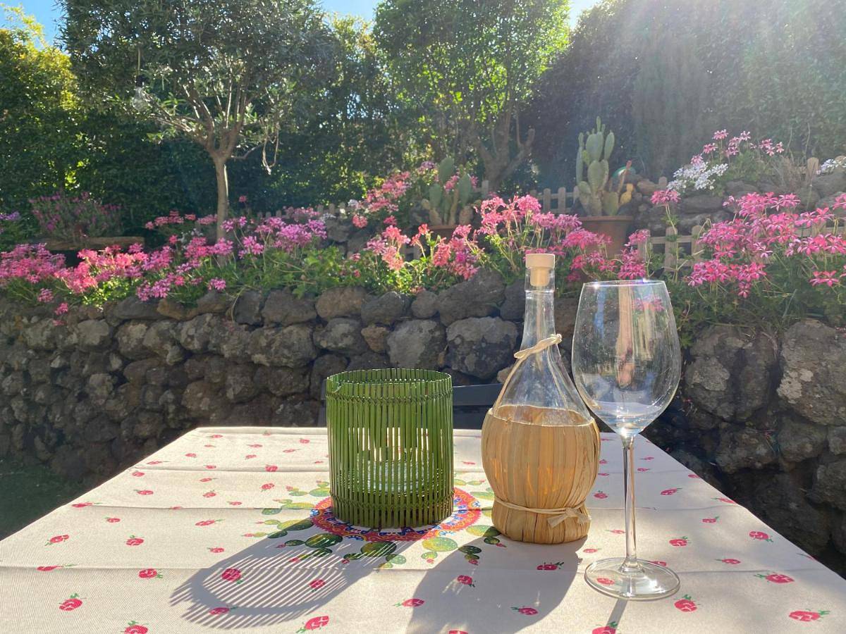 Triple Room with Private Bathroom in Linguaglossa, Etna