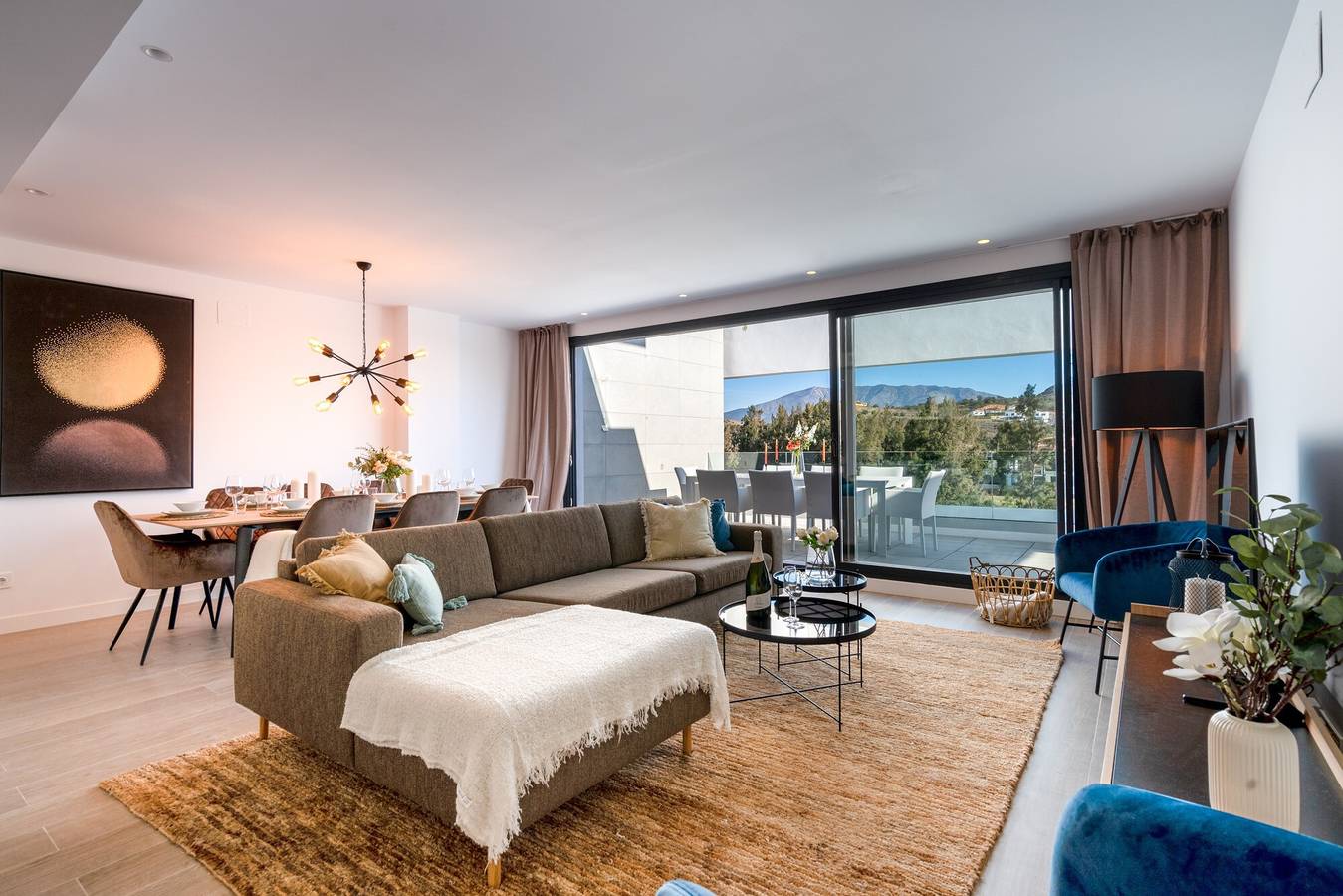 Entire apartment, Holiday Apartment Navigolf 470 with Mountain View, Pool, Terrace & Wi-Fi in La Cala de Mijas, Mijas