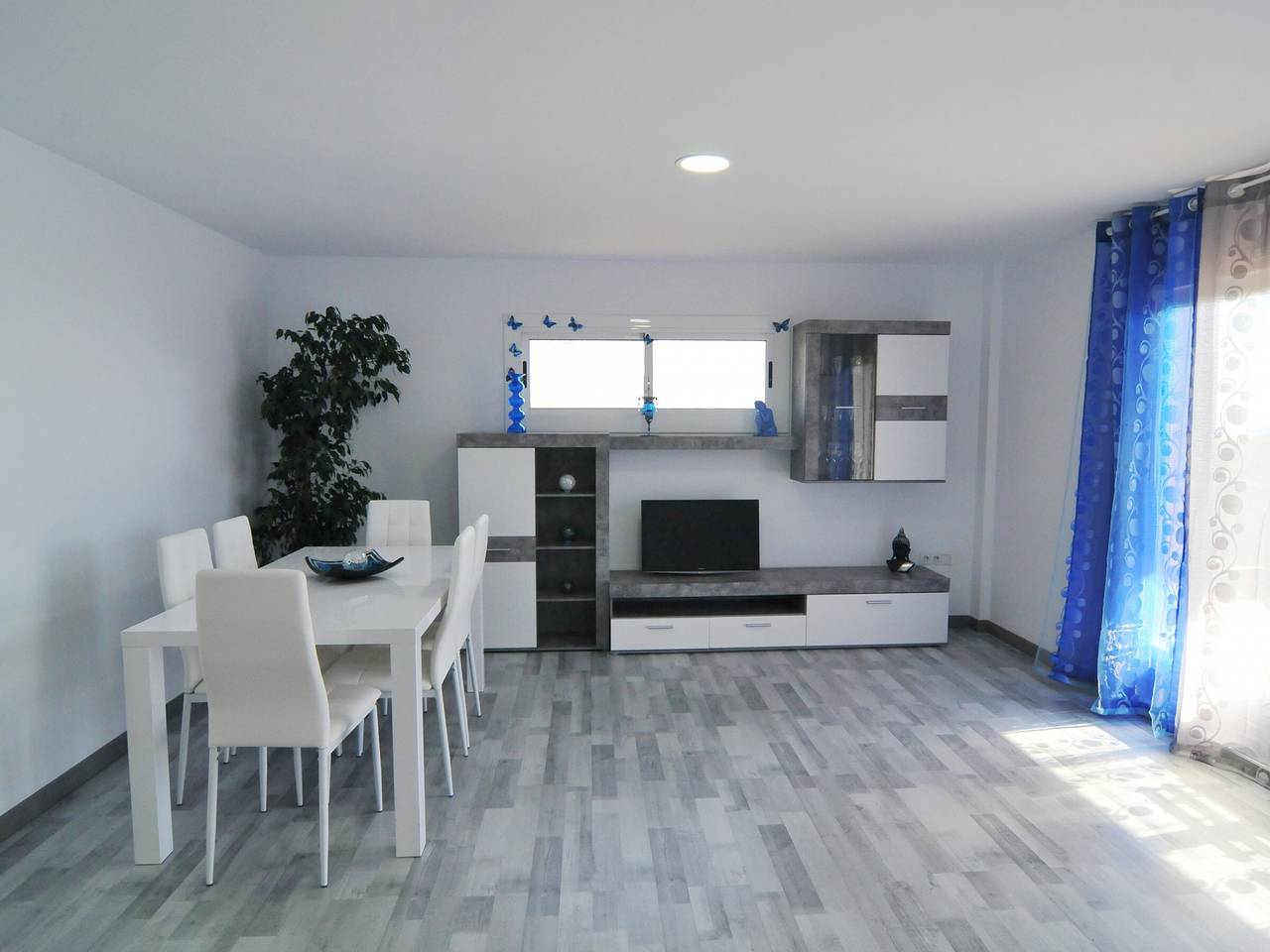 Appartement entier, Appartement moderne à Santa Susana pour 6 pers, piscine commune, 150m de la plage in Santa Susanna, Costa del Maresme