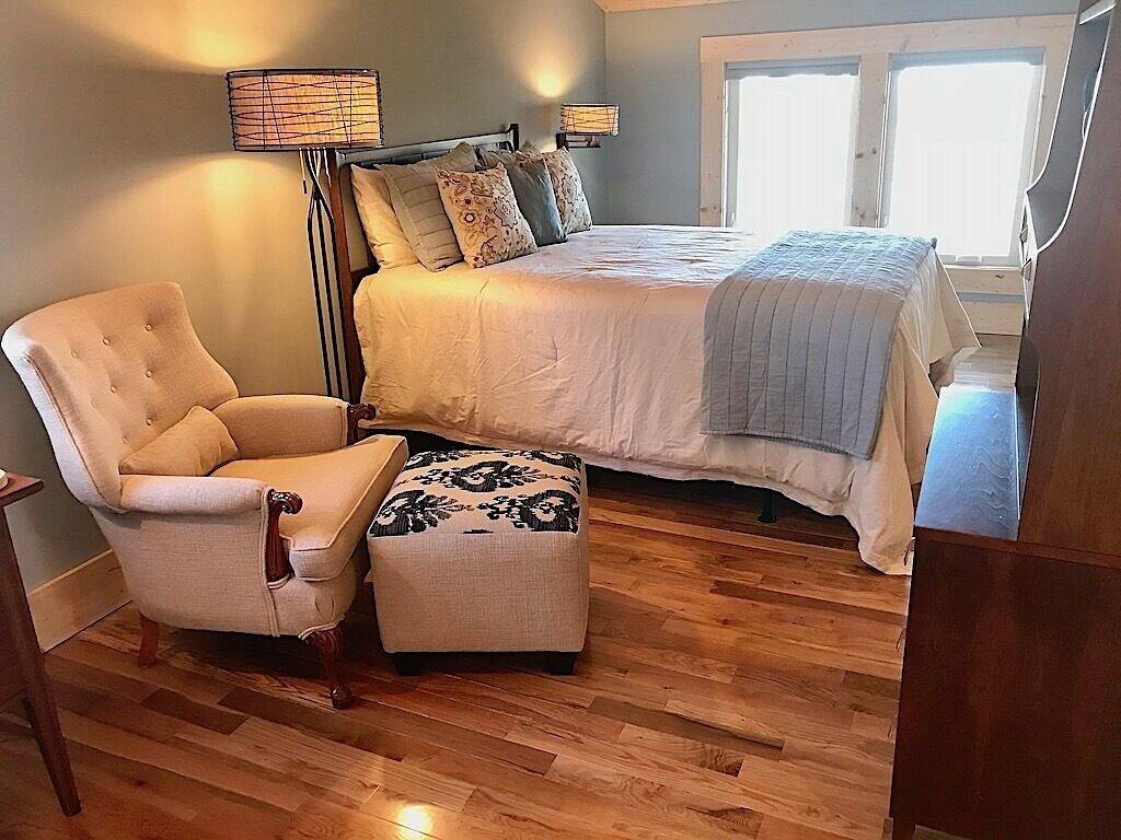 Modern Barn with Panoramic Views. Dogs allowed. in Blue Ridge Parkway, Caldwell County