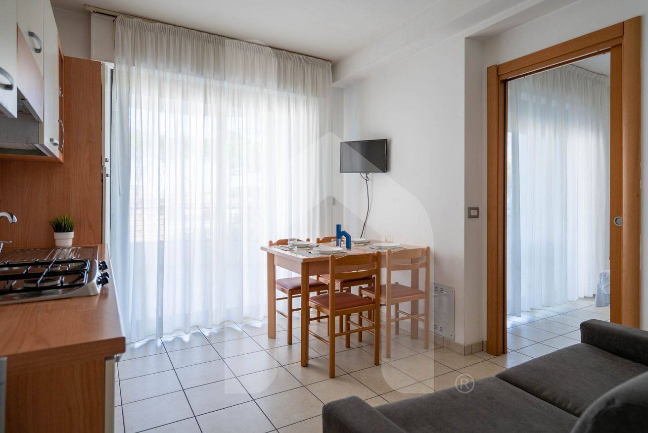Appartamento intero, Holiday Rendez Vous 33 - Appartamento al secondo piano con vista mare laterale in Pineto, Costa Adriatica Abruzzo