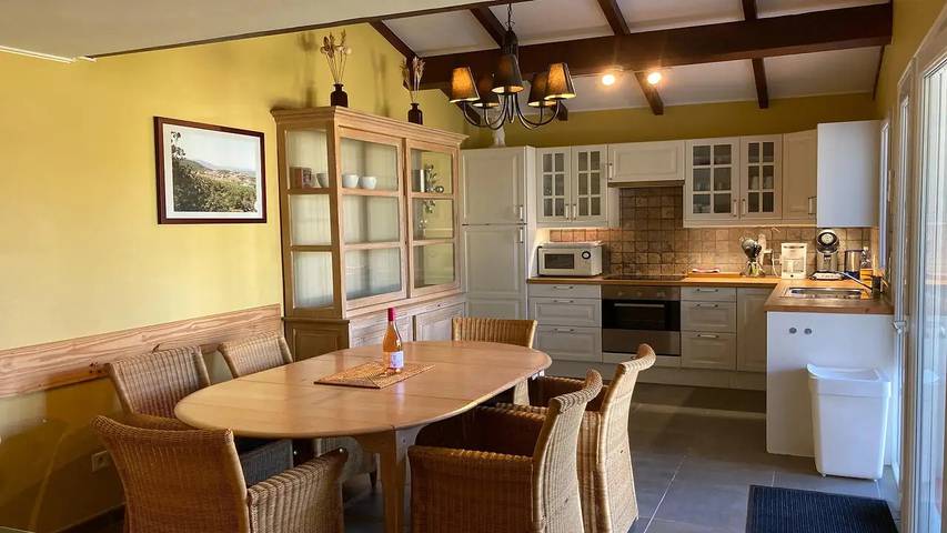 Location de vacances pour 7 personnes, avec jardin et piscine ainsi que jacuzzi et terrasse, animaux acceptés à Montbrun-des-Corbières - 3