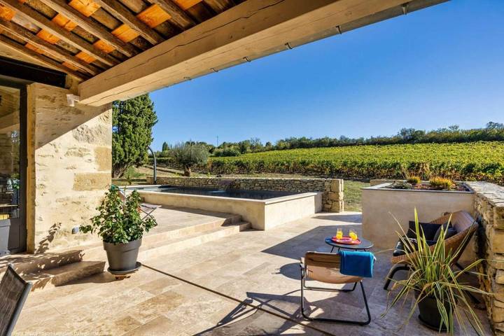 Location de vacances pour 10 personnes, avec terrasse et piscine à Caux-et-Sauzens