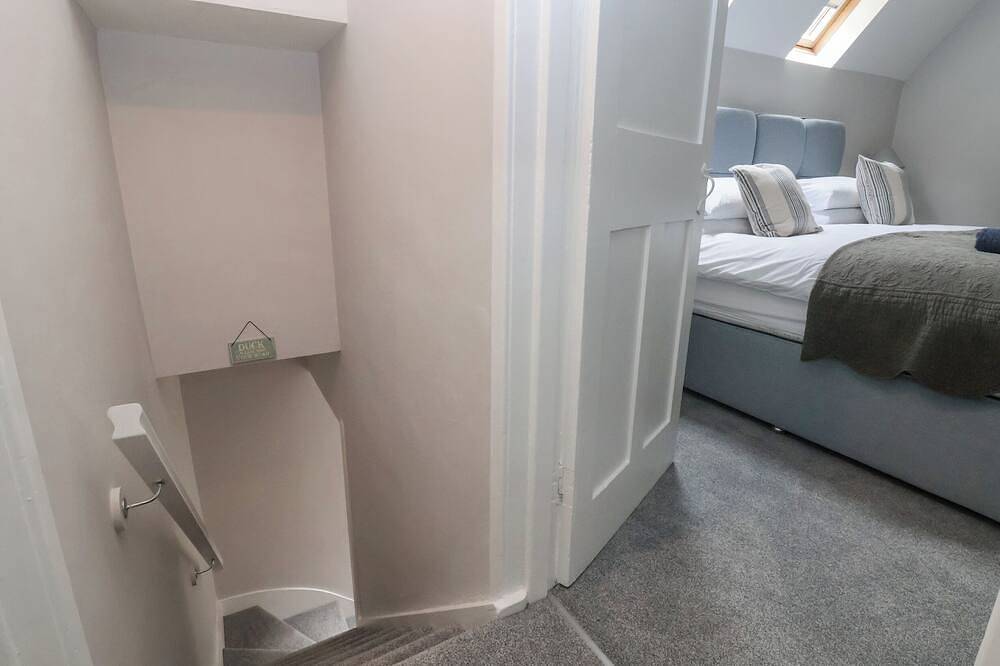 1 Golf Links Cottages, pet friendly, with a garden in Norley in Delamere, Cheshire West and Chester
