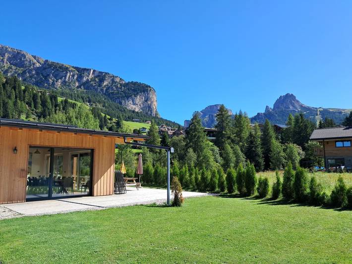 Ferienhaus für 17 Personen, mit Balkon und Terrasse sowie Garten und Sauna in Wolkenstein