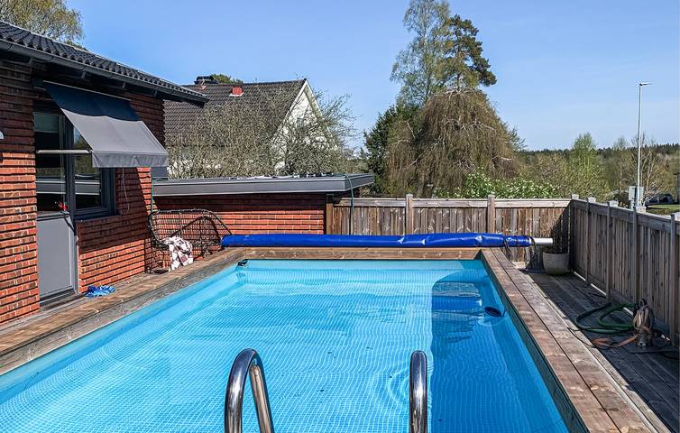 Ferienhaus für 9 Personen mit Pool in Borås, Västergötland