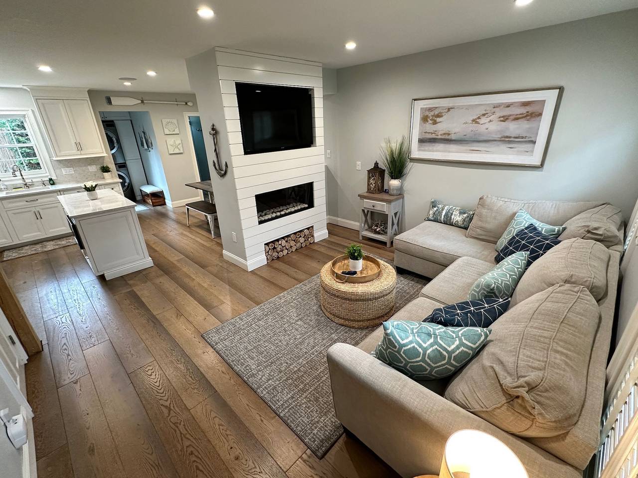 Beautifully Renovated 2 Bed 2 Bath Private Home in Newport, Newport County