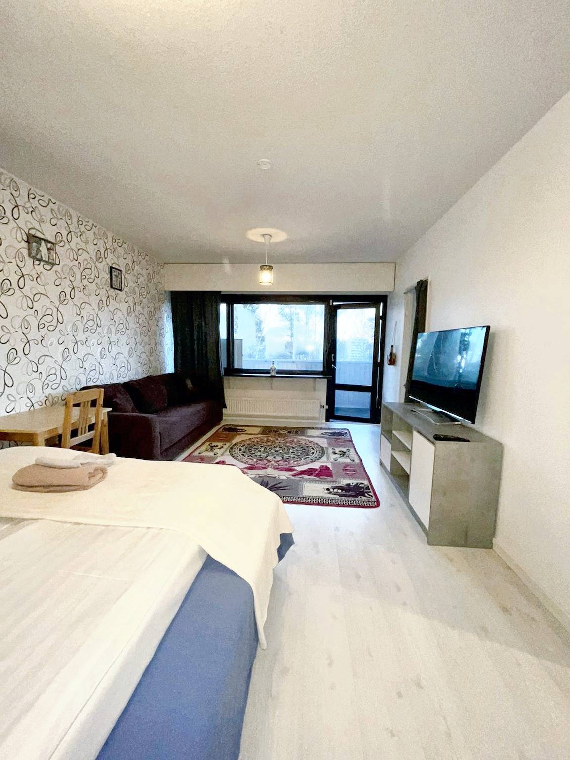 Studio entier, Studio charmant à Helsinki 42 m² avec vue piscine in Helsinki, Uusimaa
