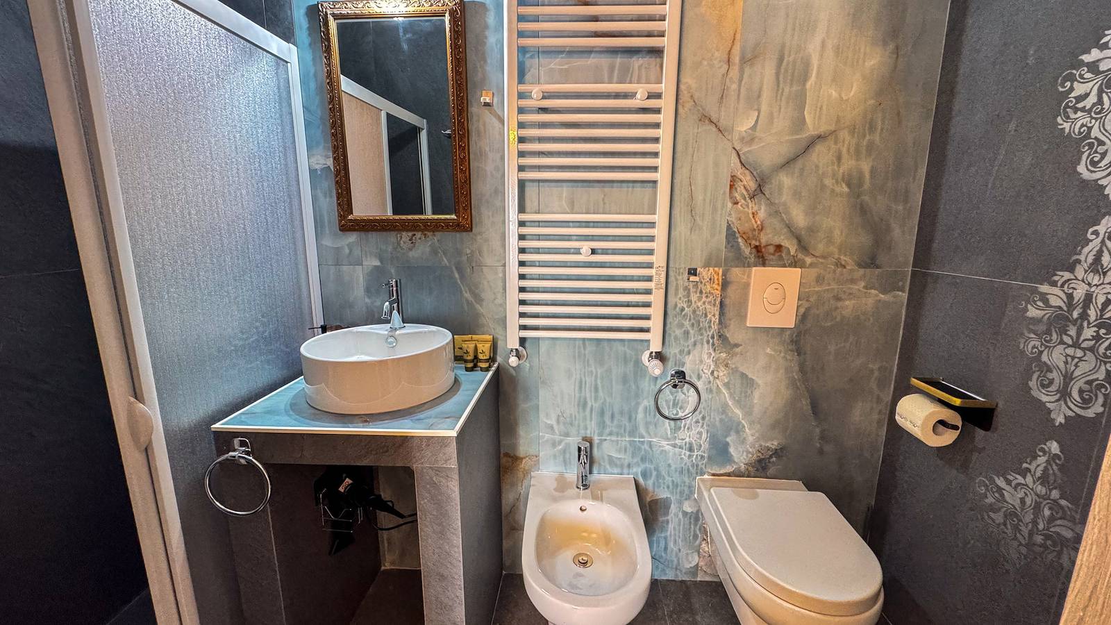 B&B Antenna 2 - Camera Firenze by Ca-Sa Check in Chioggia, Venice Province