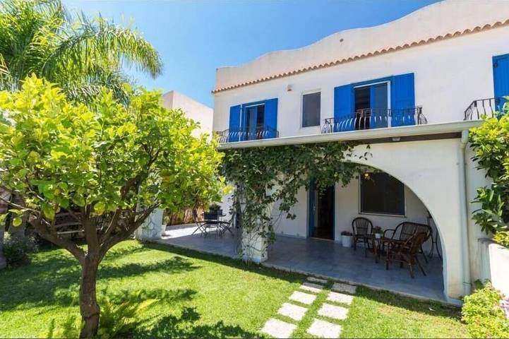 Villa für 10 Personen, mit Balkon - 1