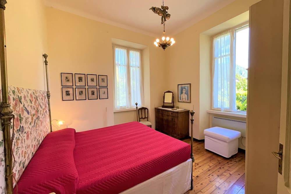 Ganze Wohnung, San Giusto Ferienwohnung mit Seeblick in Menaggio, Gemeinde Menaggio