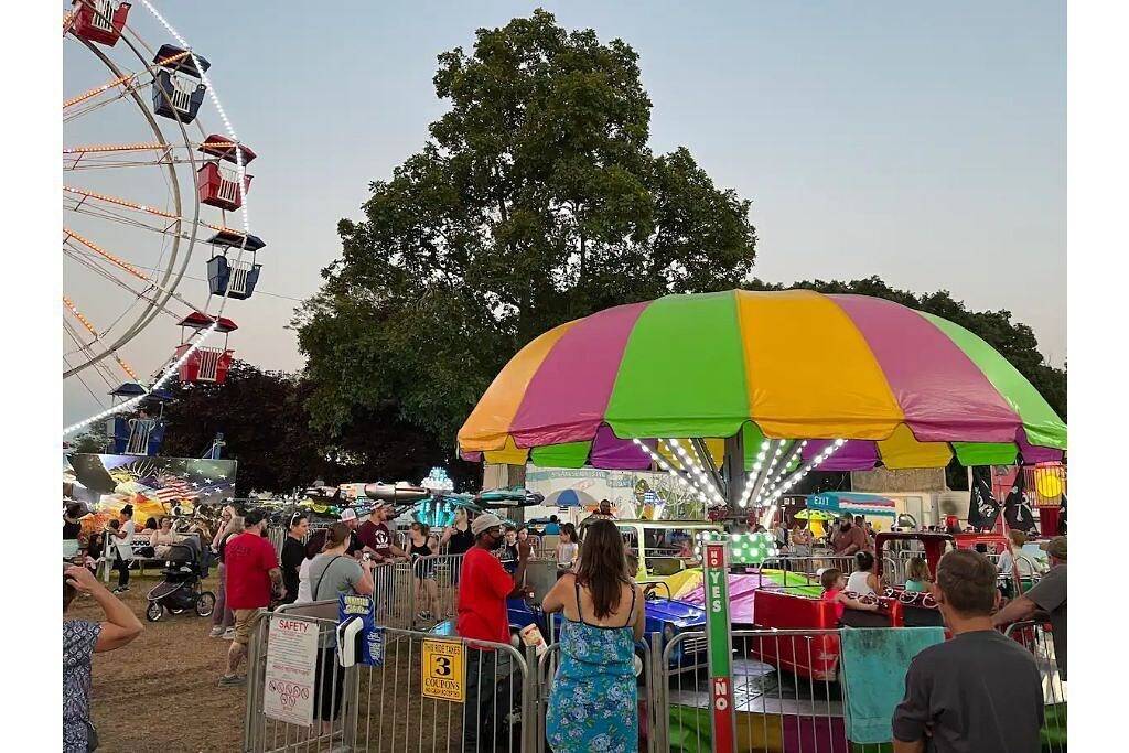Classic Pocono Mountain Cottage in Split Rock in Hickory Run State Park