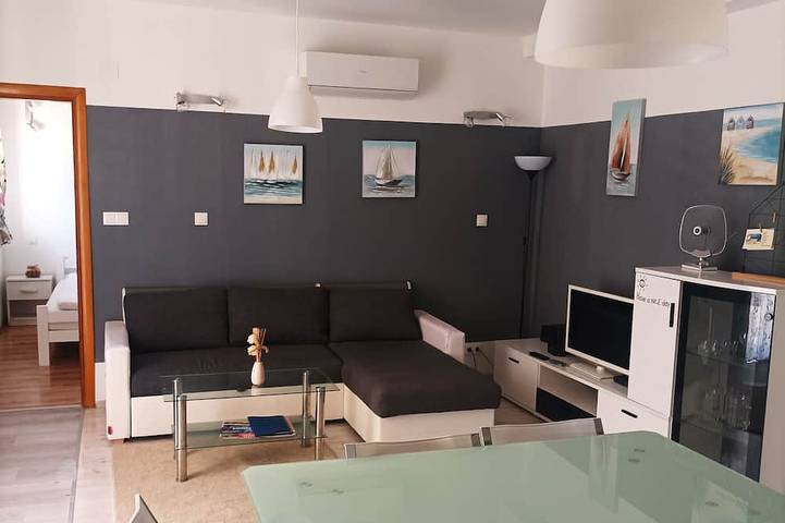 Neues Ferienhaus mit toller Aussicht, Pool! 6 Einheiten, Insel Šolta, Kroatien (16+ Gäste) in Šolta (Split-Dalmatien), Rogac