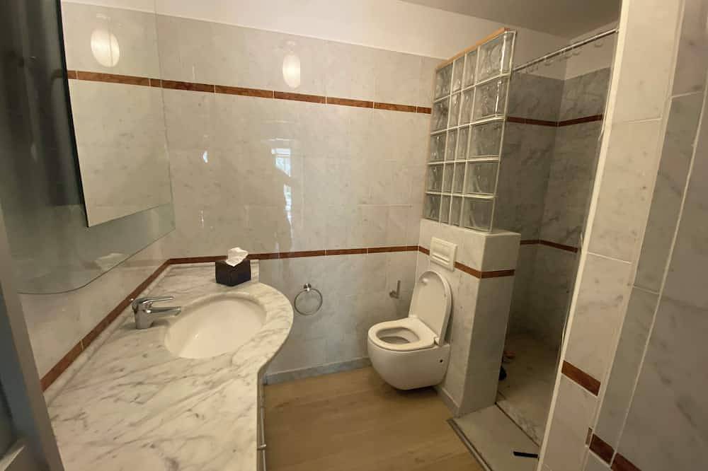 Ganze Wohnung, Apartment at the gates of Monaco 100m with swimming pool Pets welcome in Cap-d'Ail, Nizza und Umgebung
