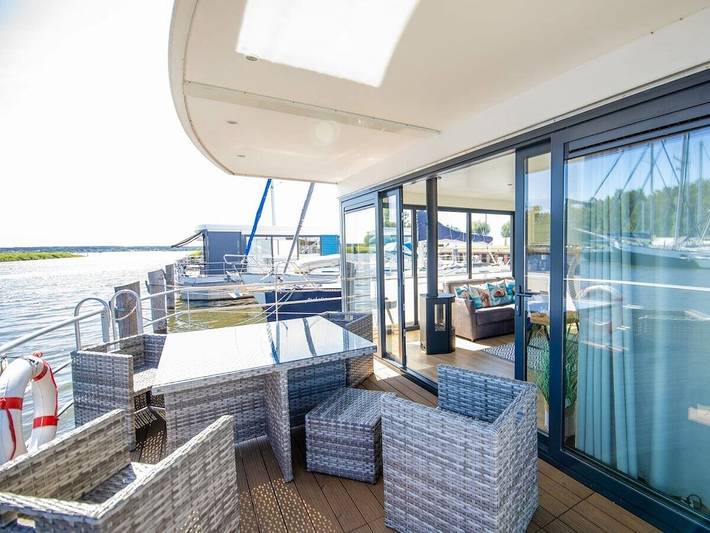 Hausboot für 4 Personen, mit Balkon und Garten in Usedomer Norden