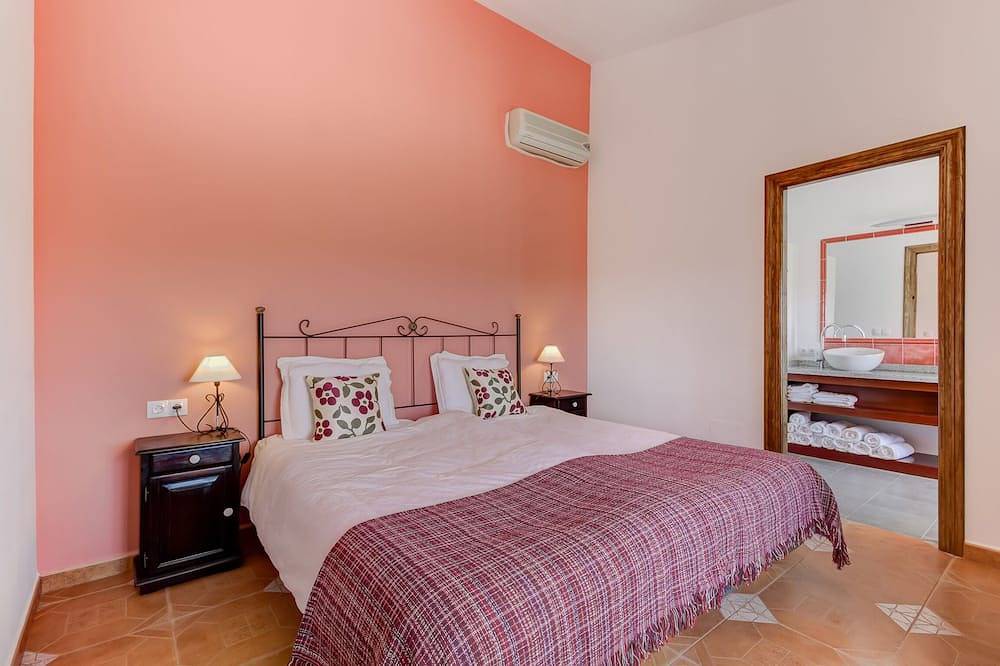 Apartamento entero, Villa Damara, apartamento de lujo en Granada, ¡para unas vacaciones relajantes! in Albox, Provincia de Almería