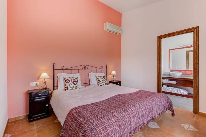 Gîte pour 6 personnes, avec jardin ainsi que piscine et jacuzzi à Albox - 3