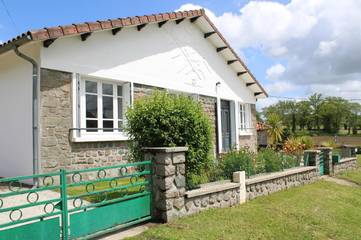 Location de vacances pour 6 personnes, avec jardin à Saint-Quentin-sur-Charente