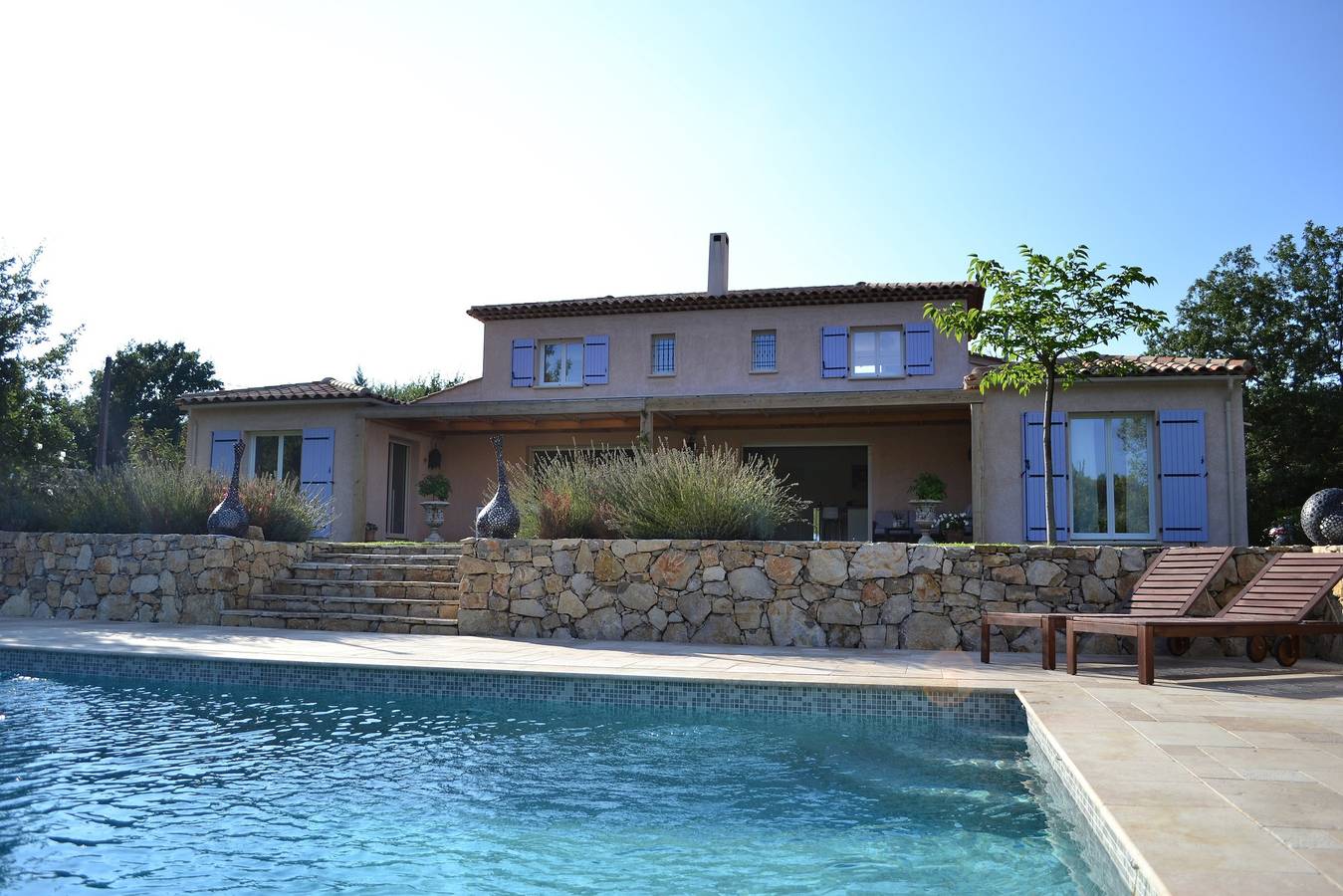 Maison Mennoise mit Pool in ruhiger Lage, 8 Pers., Nähe See & Golf, Studio, Poolhaus in Tourrettes, Draguignan Region