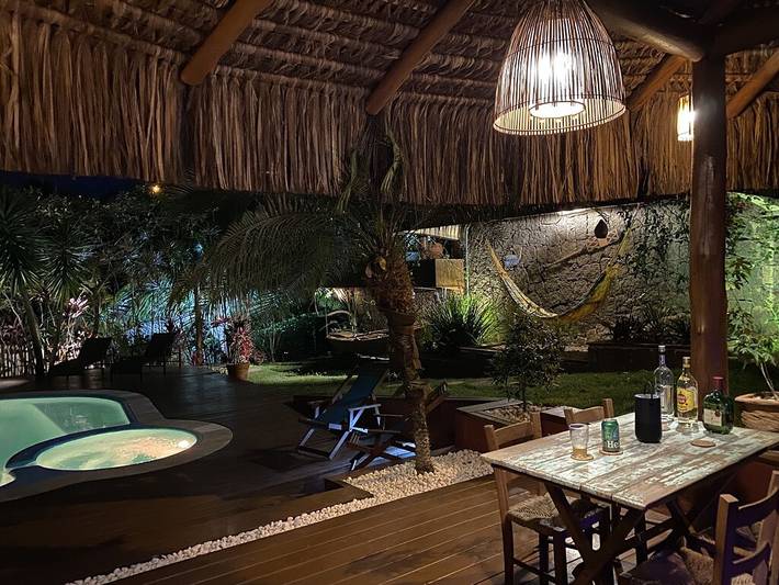 Casas e apartamentos de temporada para 7 pessoas, com jardim e jacuzzi em Veloso (Ilhabela)