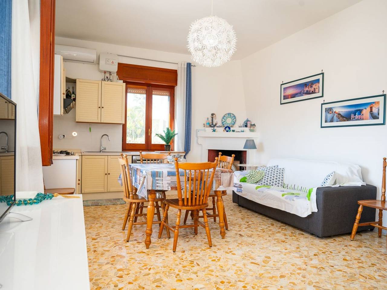 Villetta Pina 50 m vom Sandstrand und Parkplatz entfernt in Torre Santa Sabina, Salento