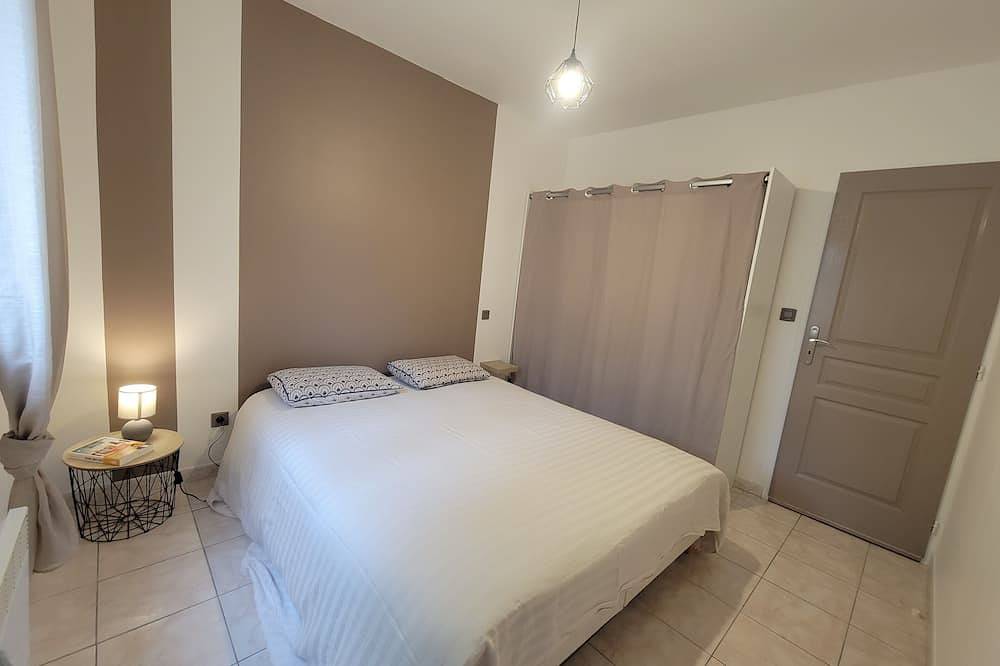 Quiet villa with view, air conditioning and swimming pool. Near Vallon. Gard/Ardeche. in Saint-Jean-de-Maruéjols-et-Avéjan, Alès und Umgebung