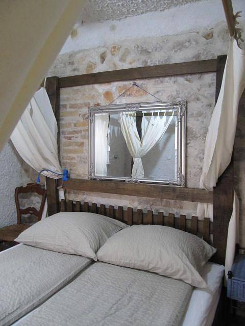 Ganze Ferienwohnung, Große Wohnung in Betina mit Garten ,60m bis Meer in Betina, Murter
