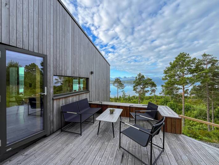 Feriehus for 4 personer, med terrasse på Vestlandet
