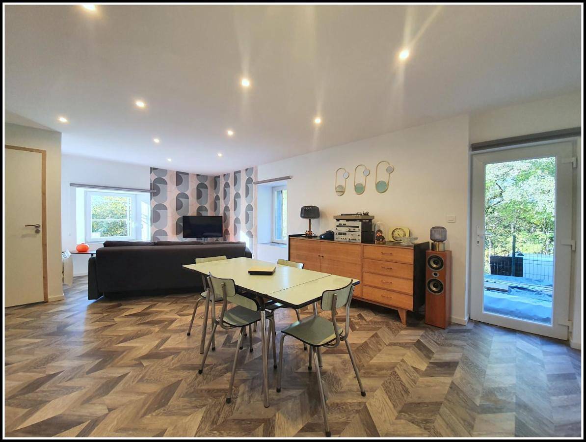 Appartement entier, One-Bedroom Apartment in Éloyes, Région d'Épinal