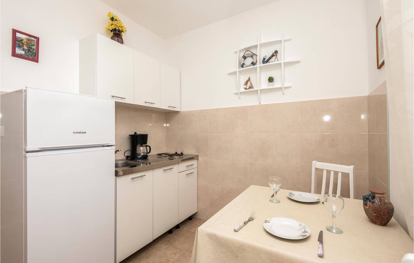 Appartement de vacances entier, Appartement avec vue sur la mer, Wi-Fi et terrasse, à proximité des attractions de Makarska in Makarska, Makarska riviera