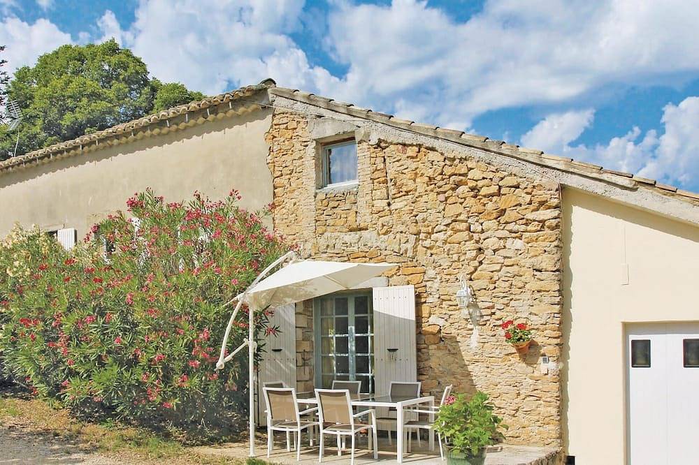 Beautiful home in St-André-d´Olérargues in Saint-André-d'Olérargues, Nimes region