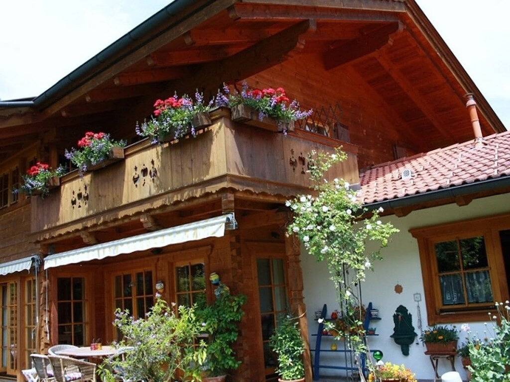 Ferienhaus in Garmisch mit Schwimmbecken in Garmisch-Partenkirchen, Bayerische Alpen