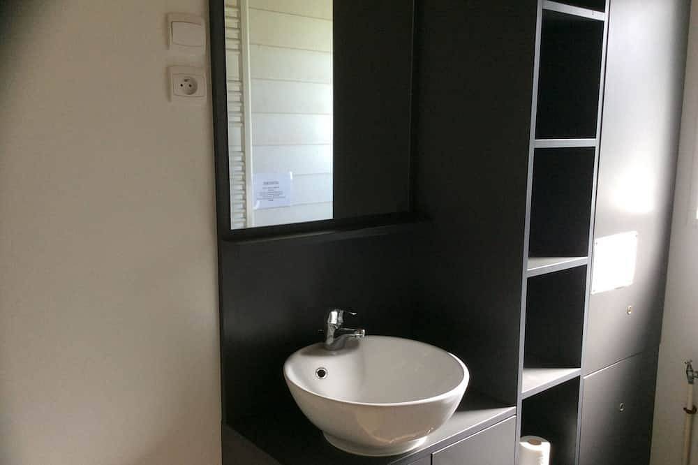 Alojamiento En Un Parque Residencial 4 * in La Roche-sur-Yon, Valle del Loira