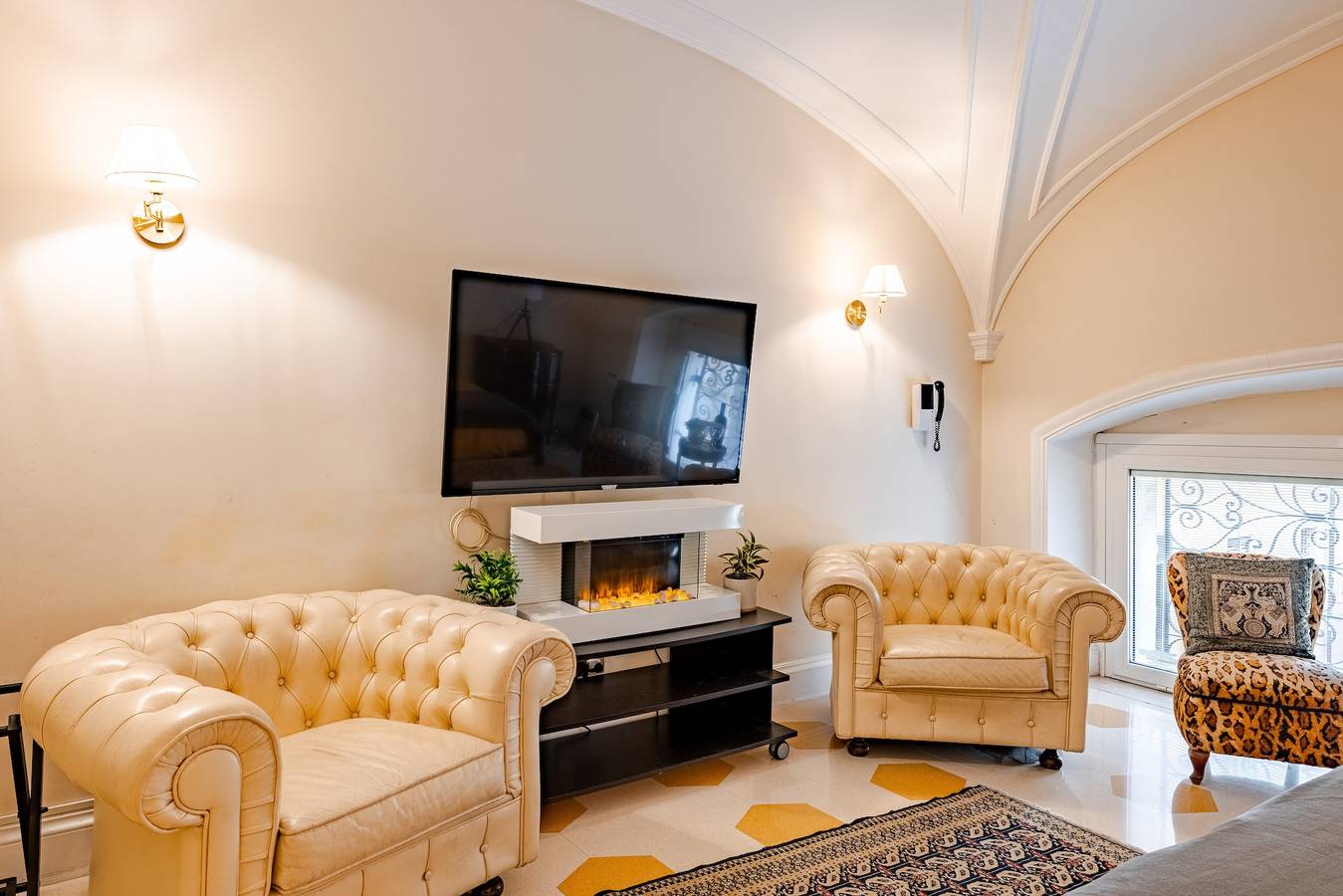 Ganze Wohnung, Apartment 'Rione Monti Charming Suite Colosseo' mit Wlan und Klimaanlage in Rom Zentrum, Rom