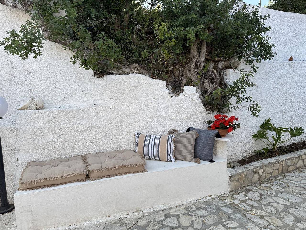 Entire apartment, Holiday apartment above the beautiful Peroulia beach, wifi | Messenia, Peloponnese in Messenia region