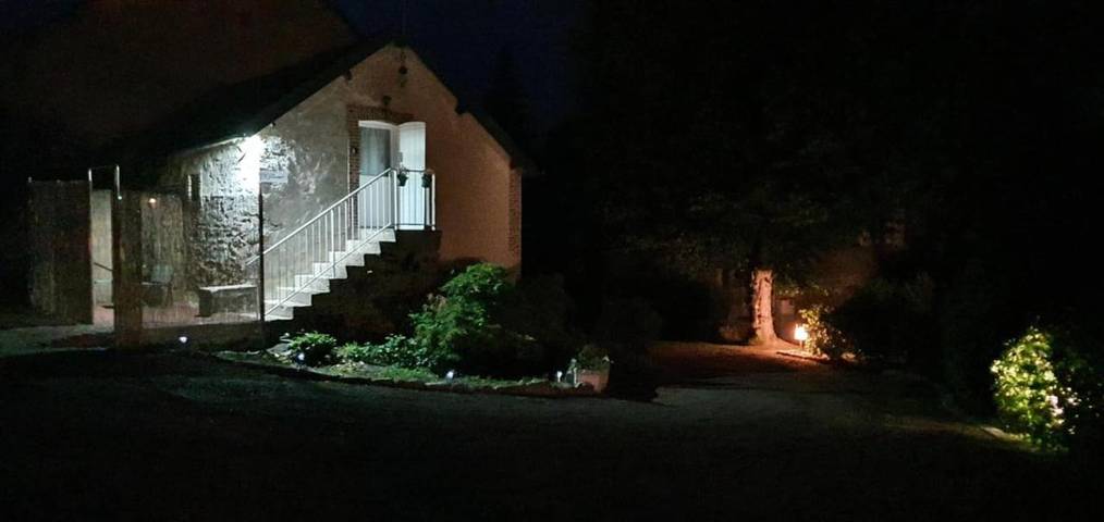 Location de vacances pour 4 personnes, avec terrasse ainsi que vue et jardin, animaux acceptés à Saint-Vaury - 4